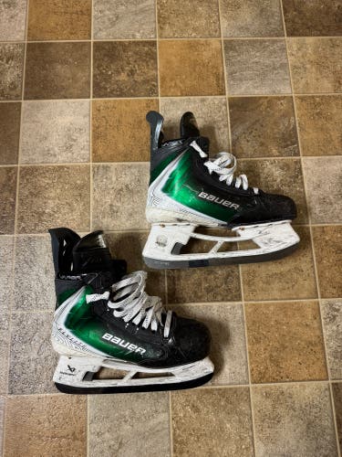 Green 2025 Bauer Vapor Flylite Hockey Skates Narrow Width Pro Stock 8 (Used)