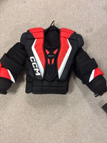 Small CCM EFlex 6.9 Goalie Chest Protector (Used)