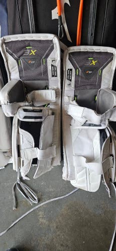 32" Bauer Vapor 3X Goalie Leg Pads