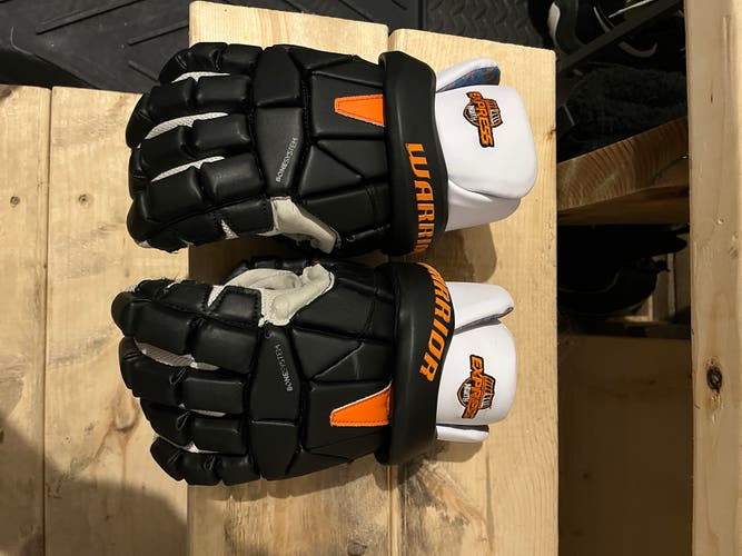 Warrior Evo Lacrosse Gloves (Used)