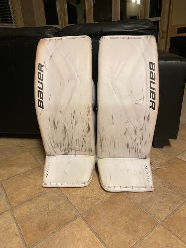 33" Bauer FlyLite Goalie Leg Pads (Used)