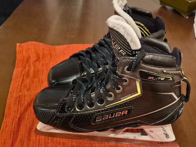 Bauer Elite Hockey Goalie Skates Size 5.5 (Used)