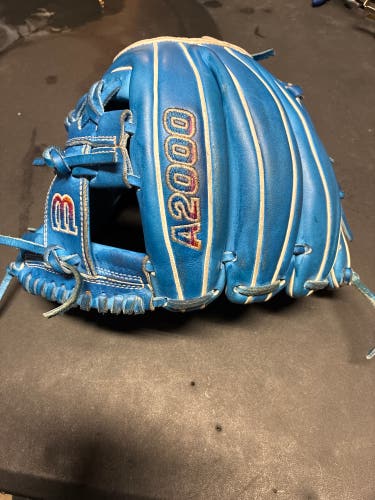 2025 Wilson A2000 DP15 RH Infield Baseball Glove 11.5" (Used)