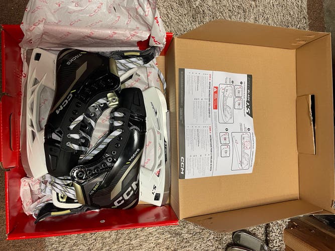 Black 2022 CCM Tacks AS580 Hockey Skates Regular Width 9.5 (New)