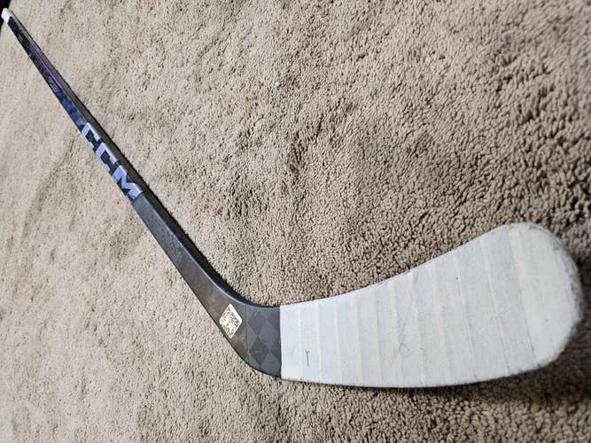 WARREN FOEGELE 24'25 Los Angeles Kings NHL Game Used Hockey Stick w COA