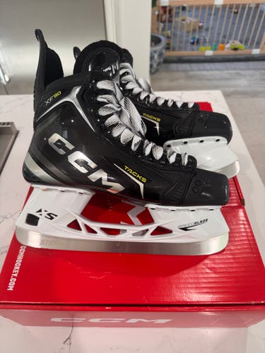 Black CCM TacksXF 90 Hockey Skates Regular Width 10 (Used)