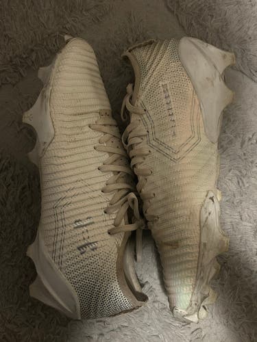 White Men's Size M 11.0 (W 12.0) Adult Under Armour Blur Low Top Molded Cleats (Used)