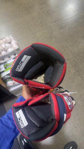 Used CCM 95C Senior Gloves Red 14" 11605-S000229395