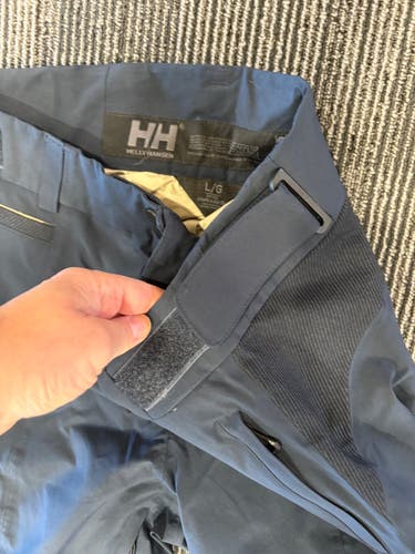Men's Adult Large Helly Hansen Ski Pants (Like New)