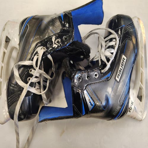 Bauer Nexus 2900 Hockey Skates 9 (Used)