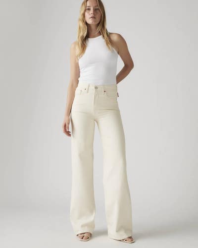 Levi's Ribcage Jeans Women's 27X32 Barely Freezing Denim Cotton Wide Leg GBO4739