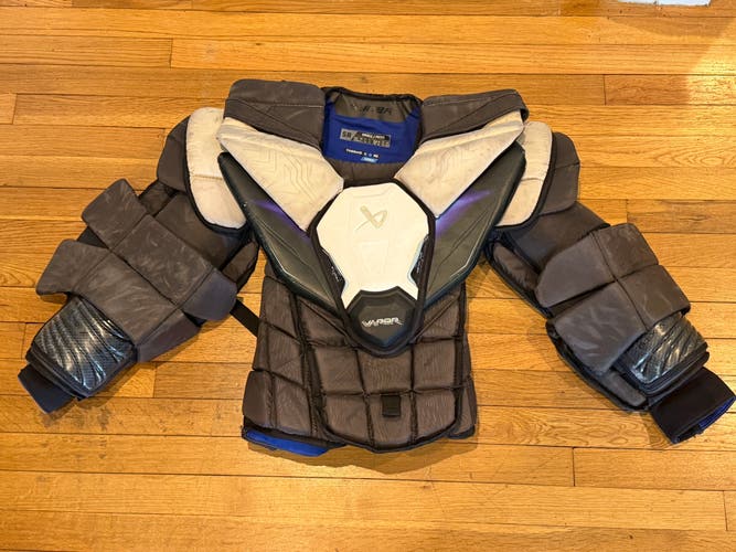Small Bauer Vapor Flylite Goalie Chest Protector (Used)