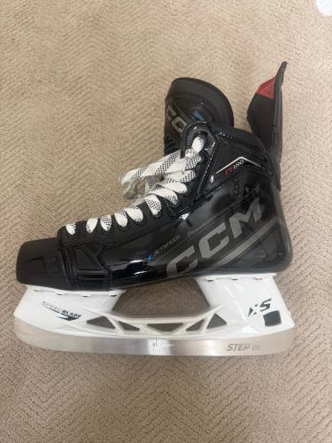2023 CCM JetSpeed FT690 Hockey Skates Regular Width 10.5 (Used)