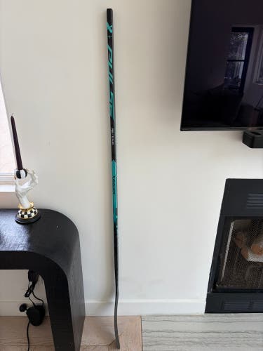 Senior Bauer Pulse Right Handed Hockey Stick P88 70 Flex (New)
