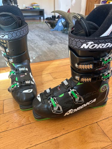 Mondo 28 & 28.5 Men's Nordica All Mountain SpeedMachine Ski Boots Soft Flex (Used)