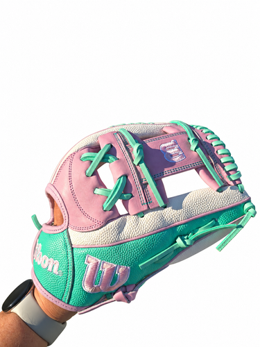 Wilson A2000 RHT Softball Glove 11.75