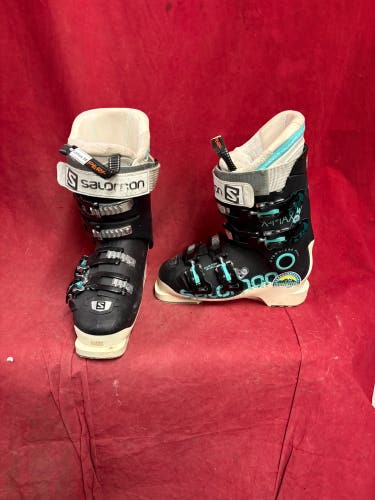 Mondo 23 & 23.5 Women's Salomon All Mountain Ski Boots Soft Flex (Used)