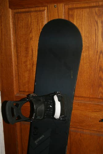 Unisex NITRO Snowboard All Mountain 155 cm With Burton Large Bindings