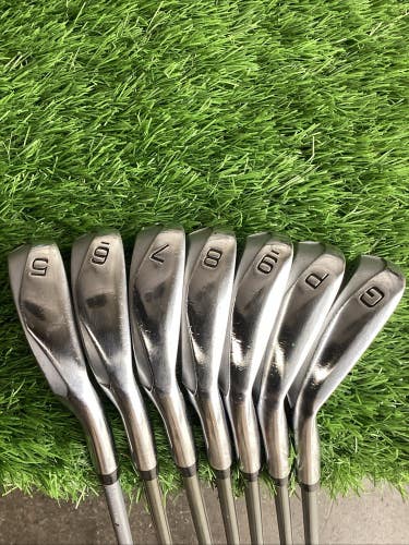 Mizuno JPX 850 Iron Set 5-PW, GW With A Flex Senior Graphite Shafts