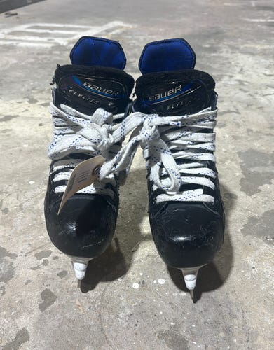 Youth Bauer Vapor Flylite Hockey Skates 13 (Used)