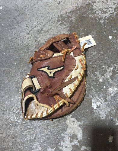 Mizuno Supreme RH Catcher's Softball Glove 33" (Used)