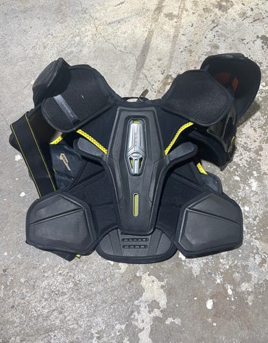 Small Senior CCM Tacks AS-V Shoulder Pads (Used)