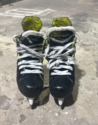 Youth Bauer Vapor X4 Hockey Skates Regular Width 12.5 (Used)