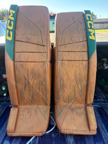35" CCM EFlex 6 Goalie Leg Pads Pro Stock (Used)