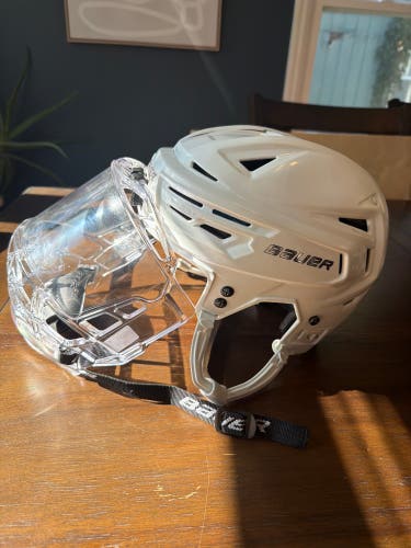 Medium Bauer Re-Akt 150 Helmet (Used)