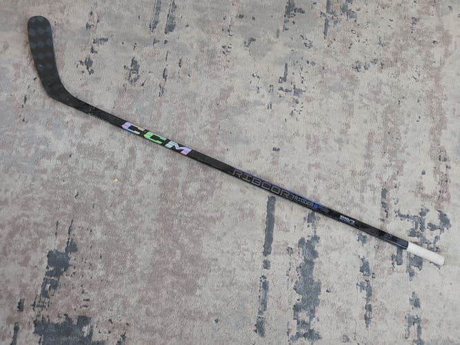 Junior CCM Ribcor Trigger 9 Pro Right Handed Hockey Stick P29 50 Flex (Used)