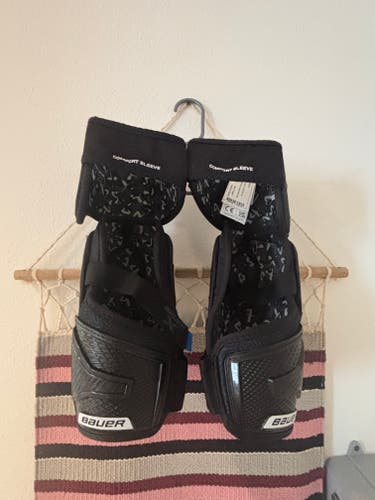 Senior Medium Bauer X Elbow Pads (New)
