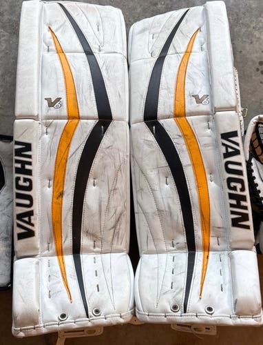 33+2” Vaughn Velocity V6 2200 Pro Goalie Leg Pads (Used)