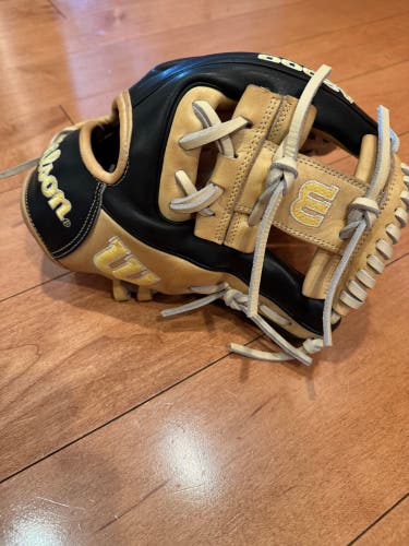 Wilson A2000 1786 RHT Infield Baseball Glove 11.5" (Used)
