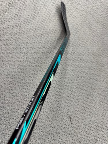 Junior Bauer Fuse Left Hand Hockey Stick 20 Flex (New) P92