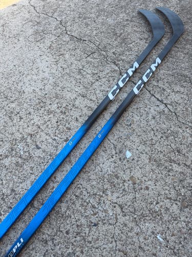 2 Pack CCM JETSPEED FT8 PRO, Pro Stock Hockey Stick Grip 90 Flex P88M Right 3978