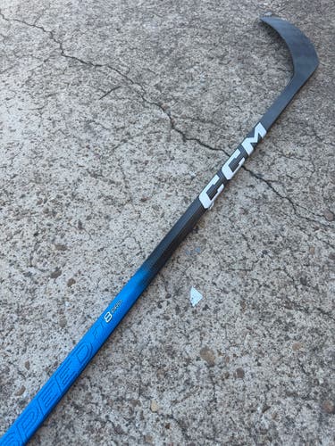 CCM JETSPEED FT8 PRO, Pro Stock Hockey Stick Grip 90 Flex P88M Right 3978