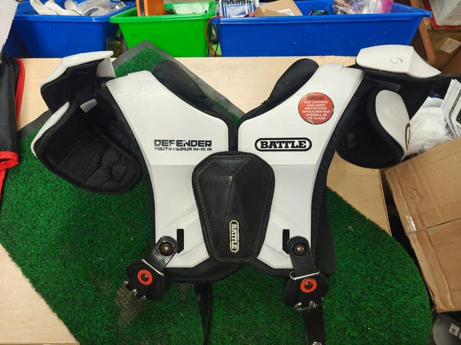 Battle Sports Defender Football Shoulder Pads Youth Medium 14-15 Inch