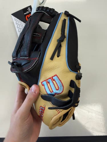 Wilson A450 RH Infield Baseball Glove 11" (New)