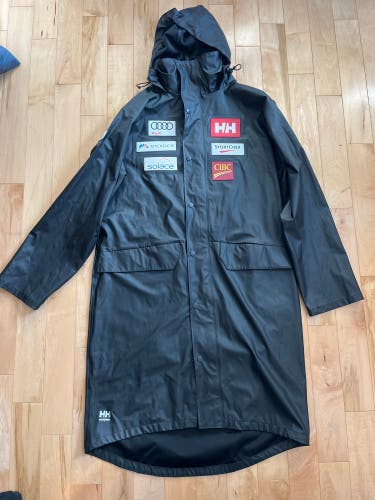 Black Unisex Adult Medium/Large Helly Hansen Rain Poncho (Used)