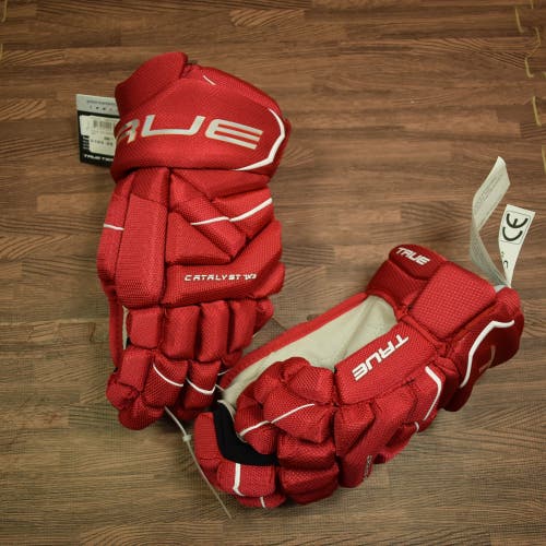 New - True Catalyst 7x3 Gloves - 15"