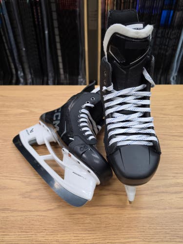 Size 8.5D CCM Tacks XF Pro Hockey Skates Narrow Width Pro Stock 8.5 (Used) #G4
