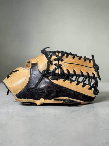 Easton RH Outfield E pro Baseball Glove 12.5" (Used)