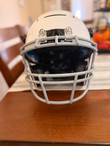 White Youth Large Schutt F7 Helmet (Used)