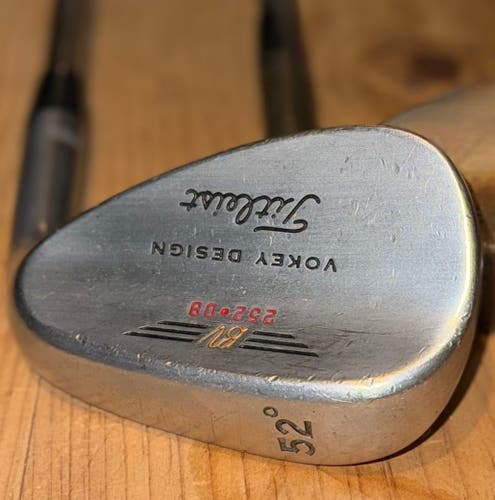 Men's Titleist BV Vokey Right Handed Wedge 52 Degree (Used)
