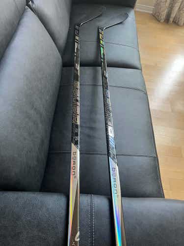 Brand NEW 2x Intermediate P28 55 Flex Silver Bauer Pulse 2 Right Hand Hockey Sticks New