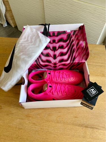 Nike Tiempo Maestro Elite Size 11 World Cup Pack