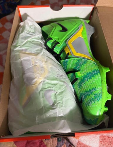 Nike Alpha Menace Pro 3 "Razor-Sharp Cuts" Green Strike Football Cleats Men's Size 12