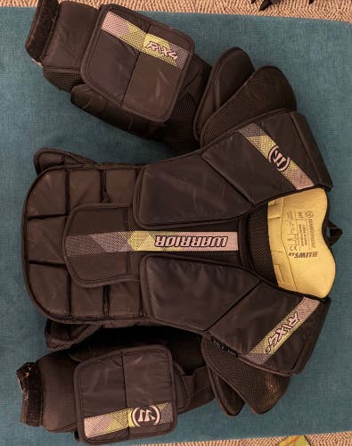 Small / Medium Warrior RX4 Goalie Chest Protector (Used)