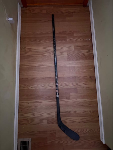 Intermediate CCM Ribcor Trigger 9 Pro Left Hand Hockey Stick P28 65 Flex (New)