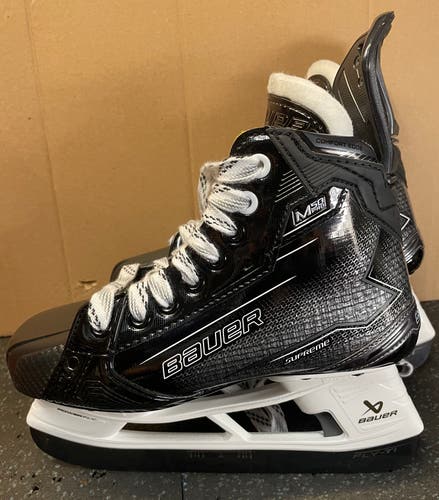 New Bauer Supreme M50 Pro Hockey Skates Size 4.5 Fit 3 with Fly-Ti Blades